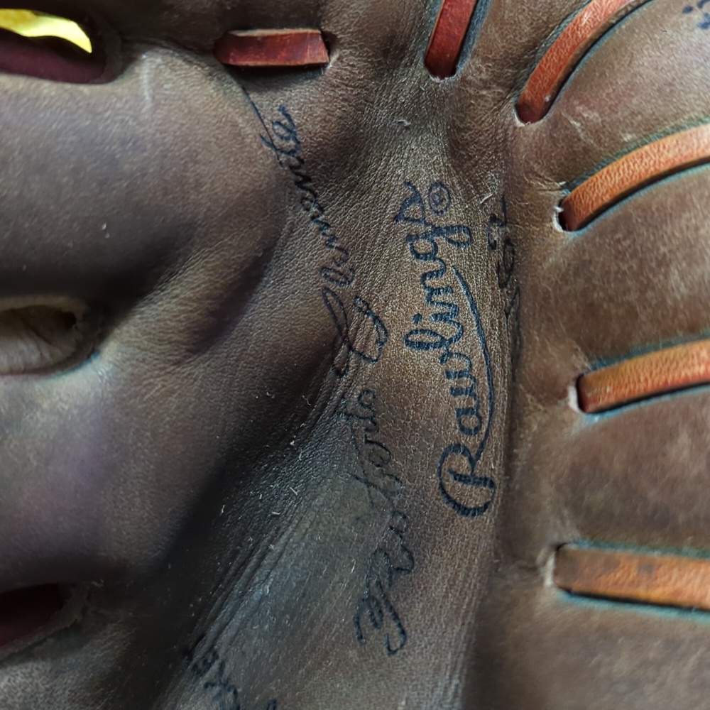 Vintage leather baseball mitt(Roberto Clemente)